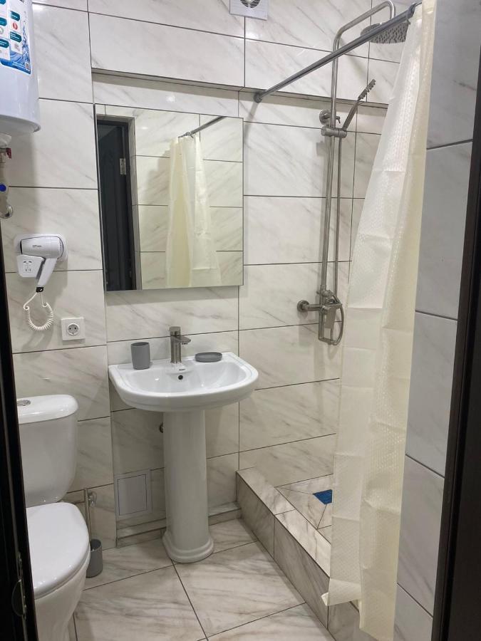 Гостевой Дом Атакар Hotell Gagra Exteriör bild