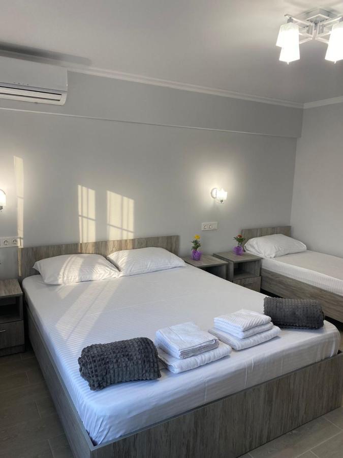 Гостевой Дом Атакар Hotell Gagra Exteriör bild