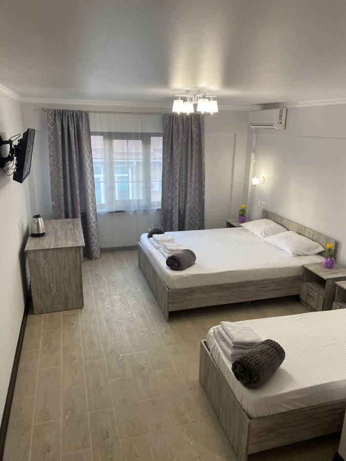 Гостевой Дом Атакар Hotell Gagra Exteriör bild