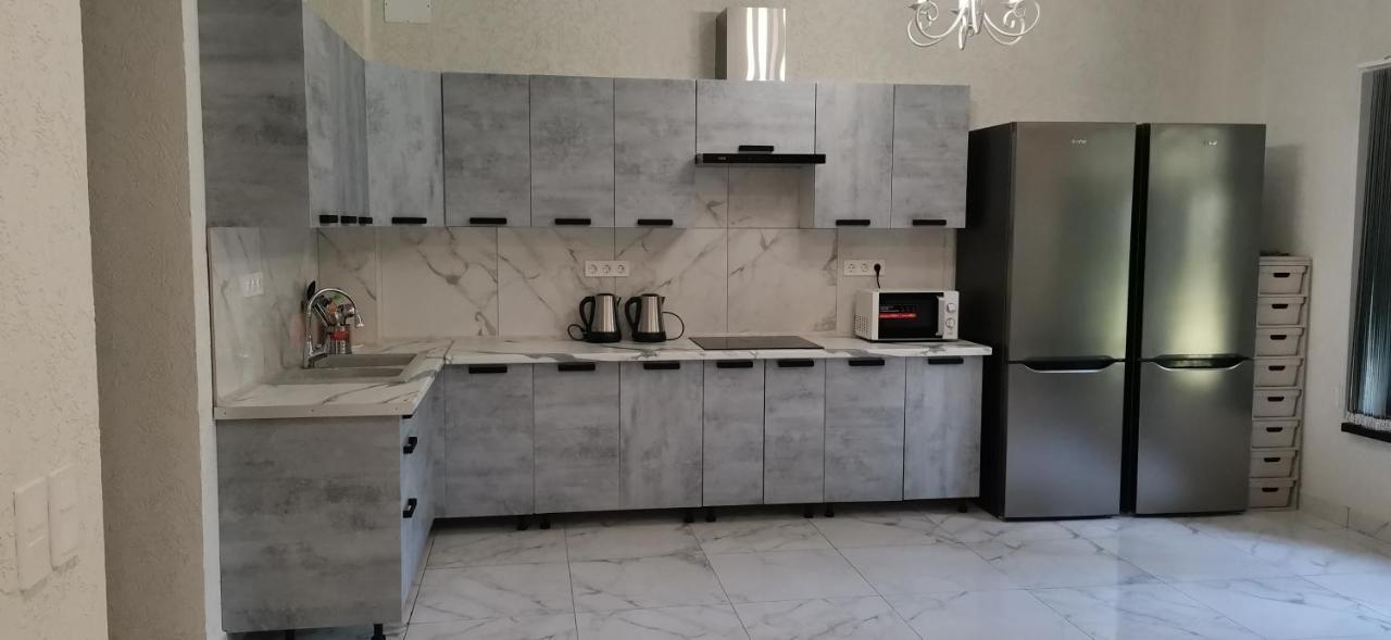 Гостевой Дом Атакар Hotell Gagra Exteriör bild