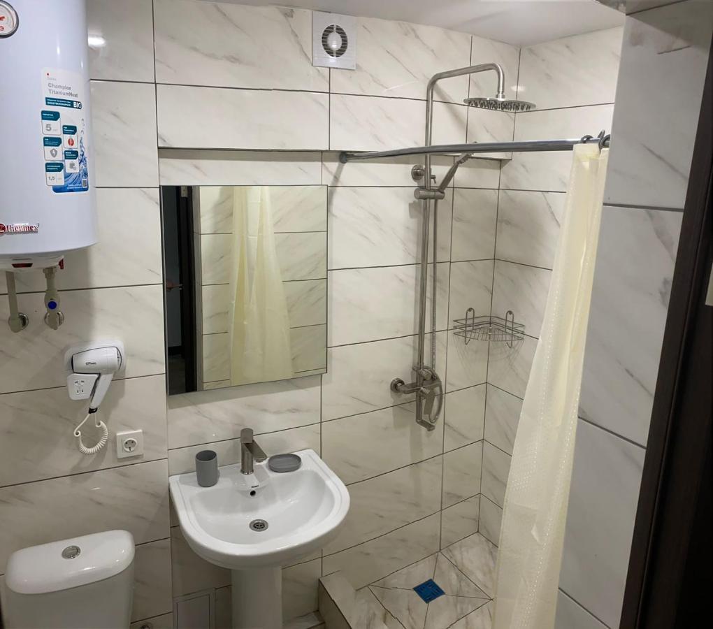 Гостевой Дом Атакар Hotell Gagra Exteriör bild